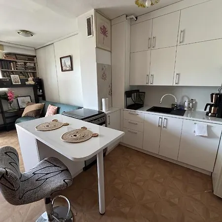 Apartamento Accessible Vintage With A Loggia Near The Metro Varsóvia