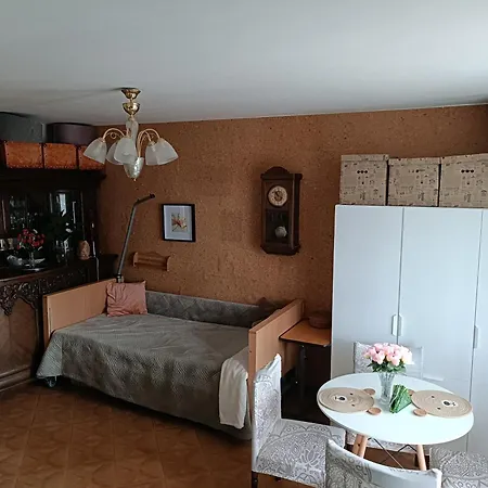 Apartment Accessible Vintage With A Loggia Near The Metro